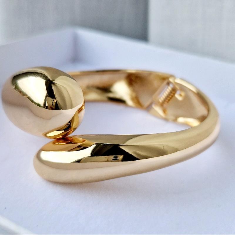Gold Chunky Statement Cuff Bangle- On Trend Gold Statement Bangle For Women-Costume Jewellery 7