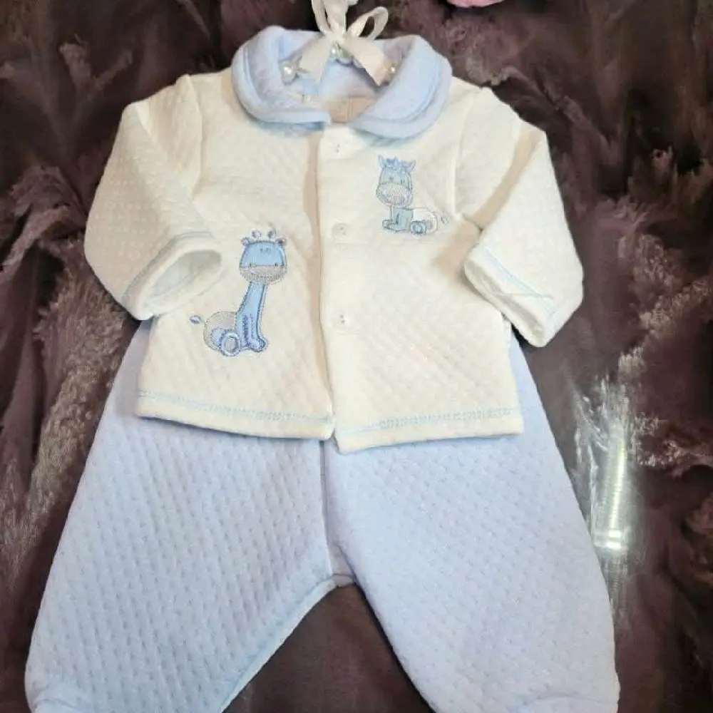 PREMATURE Baby Boys Giraffe Two-Piece Set 8-10lbs