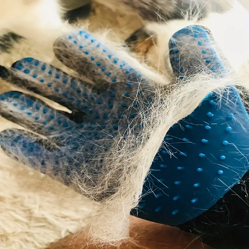 Des Shedding Pet Grooming Glove - Combs for Gentle Cat and Dog Hair Removal - Soft Brush Massages and Stimulates Blood Circulation, Easy to Use and Clean, Perfect for Pet Owners 0