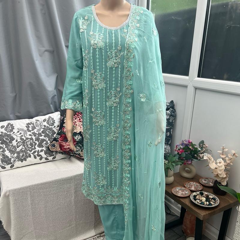 BC Eid collection- 3 Piece Floral Embroidered Chiffon Suit with matching trousers and dupatta 4
