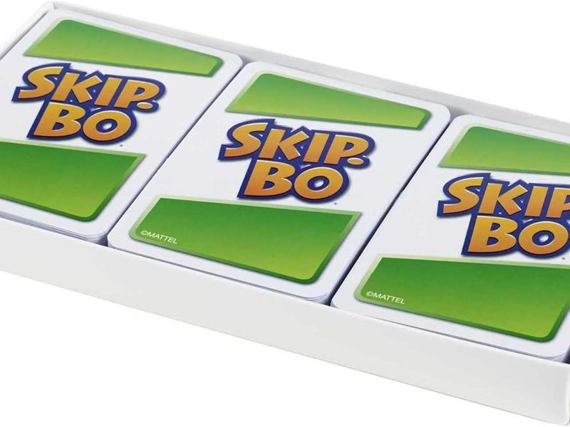 Mattel Games - Skip Bo Card Game - Fun and Exciting Game for Family Friend, Classic Card Games for Adults Kids 3