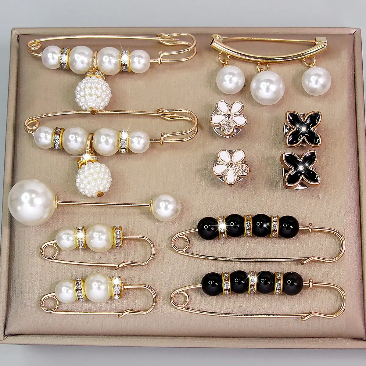12Pcs Fashion Pearl Brooch Waist Cinching Adjustable Skirt Anti-Slip Metal Pin Fixed Clothes DIY Accessories