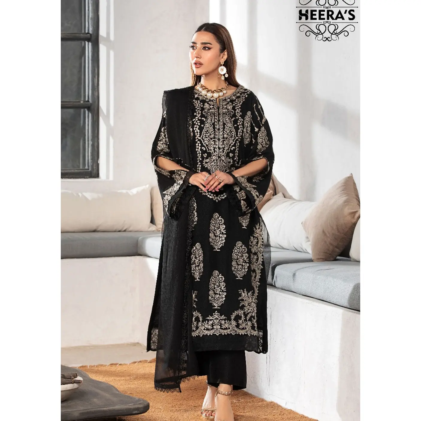 HSS-118 - Readymade Heeras Suit