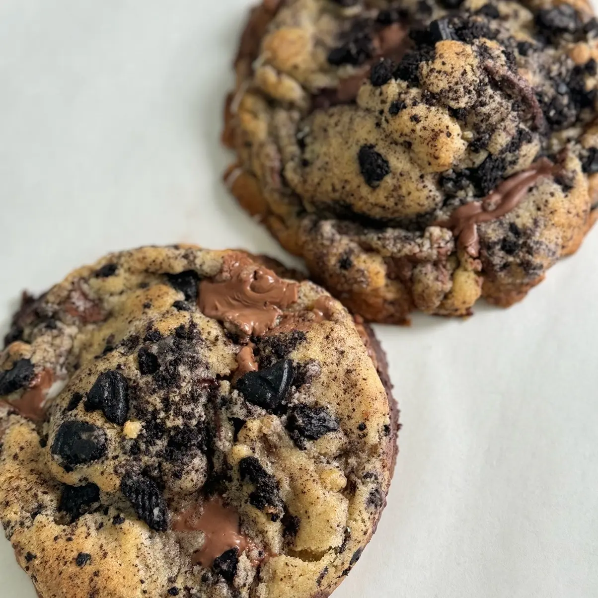 2x Cookies and Creme New York cookies filled with chocolate chips and cookie spread.  Dispatched Monday to Wednesday
