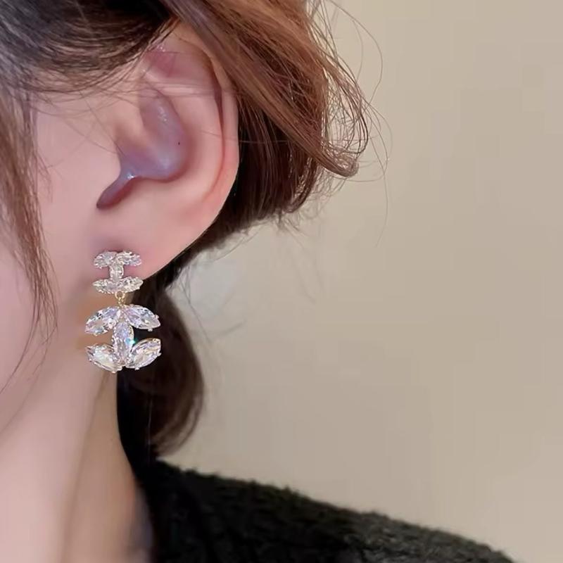 1Pair Fashion Advanced Sense Shiny Letter Earrings For Women Girls Minimalist Versatile Earrings Jewelry Accessories Gifts 3