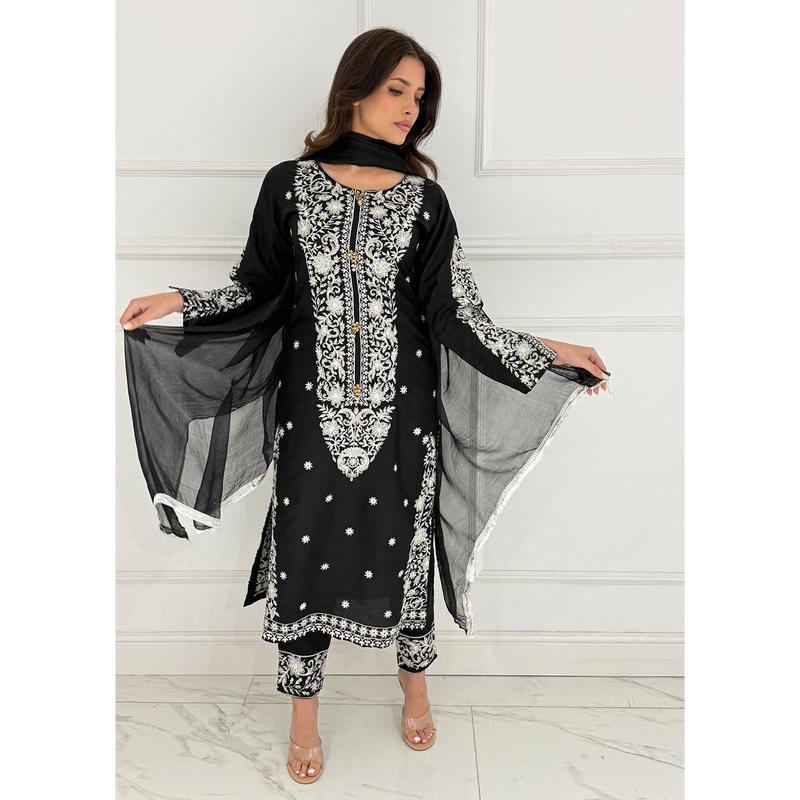 HK271 Jabeen - Black Linen Oufit 4