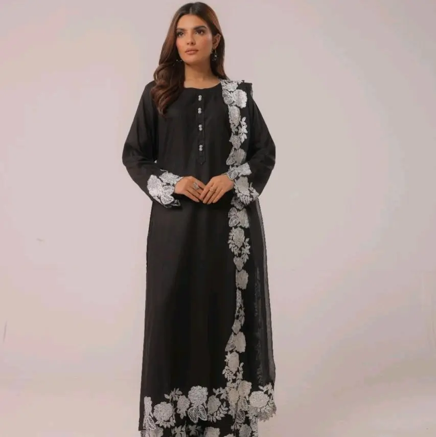BLACK EMBROIDERY LINEN SUIT
