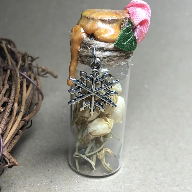 Snowflake floral decorative apothecary bottle 0