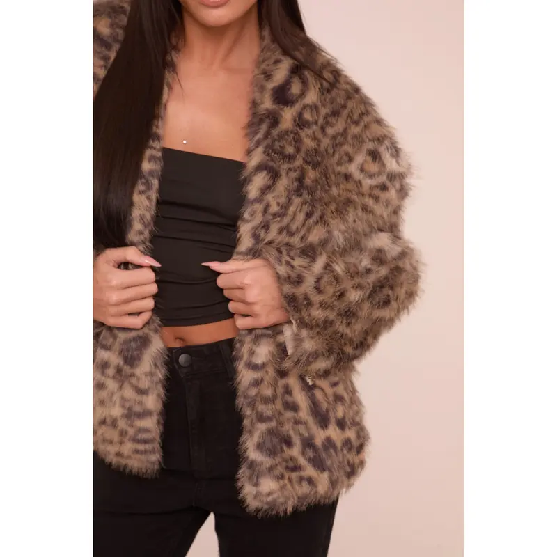 Dania Womenswear Rebellious Fashion Leopard Print Faux Fur Cropped Coat 4