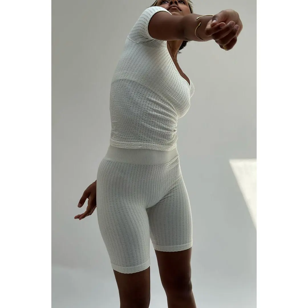 Noela Seamless Short White - High waist style made from soft and comfortable Tencel Modal fabric with waffle texture. Everyday style. Includes stretch.