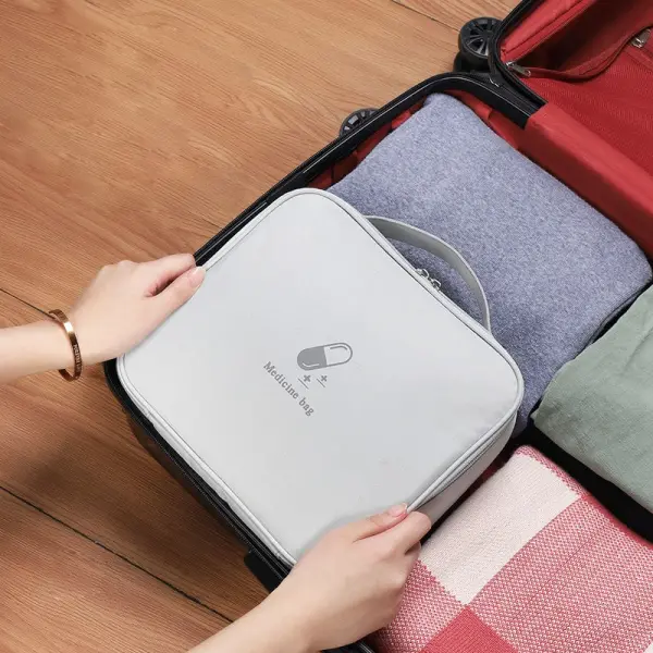 Large Capacity Portable Medicine Storage Bag for Family First Aid 3