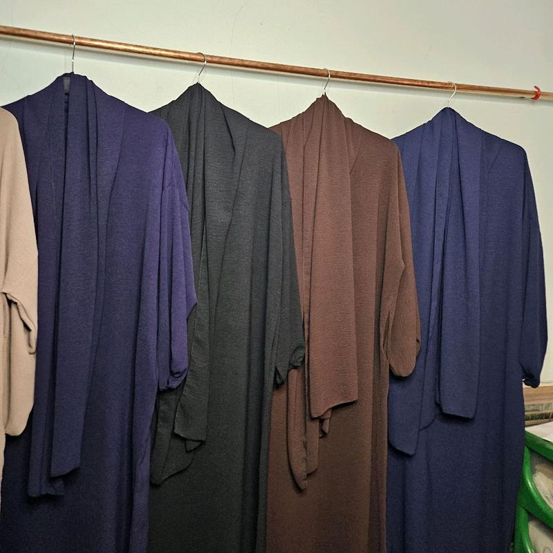 ladies nide fabric abayas with attach scarlf and both side pockets size 10/18 4