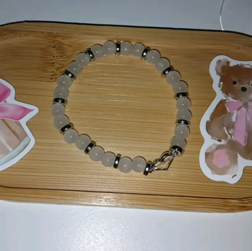 white heart bracelet