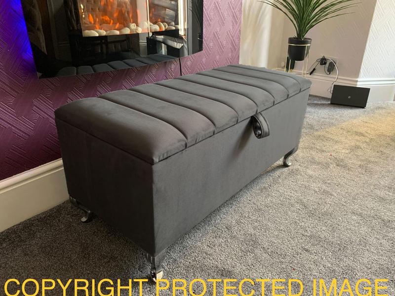 Product Introduction of Ottoman Storage Box Panel Cut Design Blanket Toys Storage Upholstered Bench Footstool Handcrafted Plush Velvet 4
