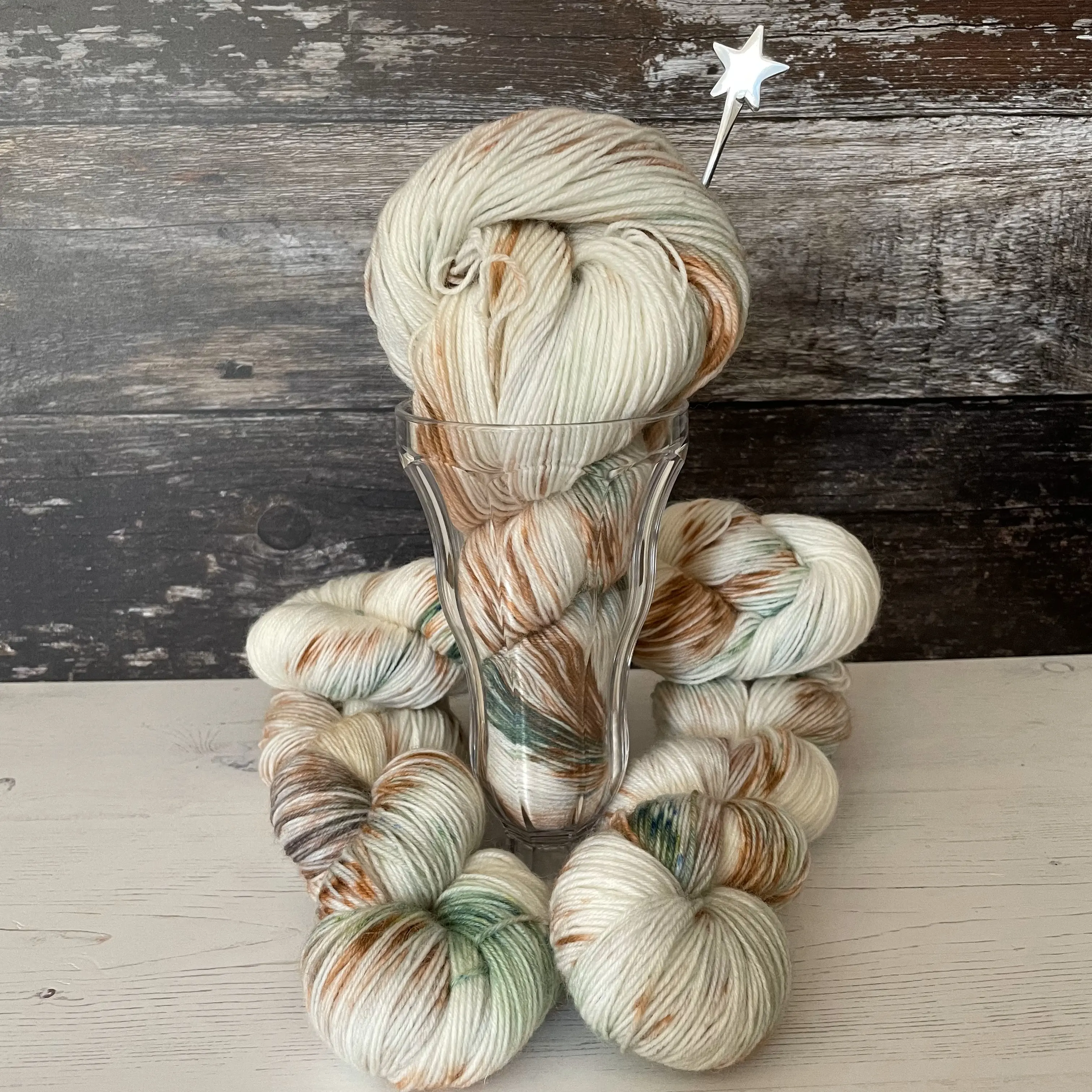 Mint Choc Chip, 4ply Merino Sock Yarn, 75% Merino 25% Nylon, 400m per 100g Skein - Lovehandyed by David