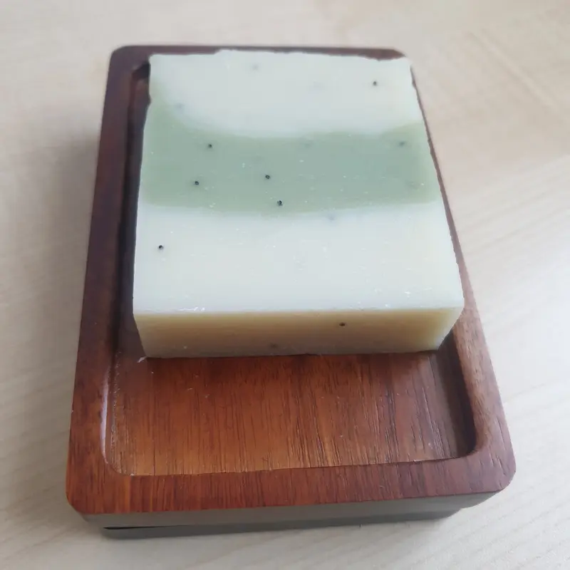 Geranium & Patchouli Soap with Green, Kaolin Clay & Poppy Seed 3