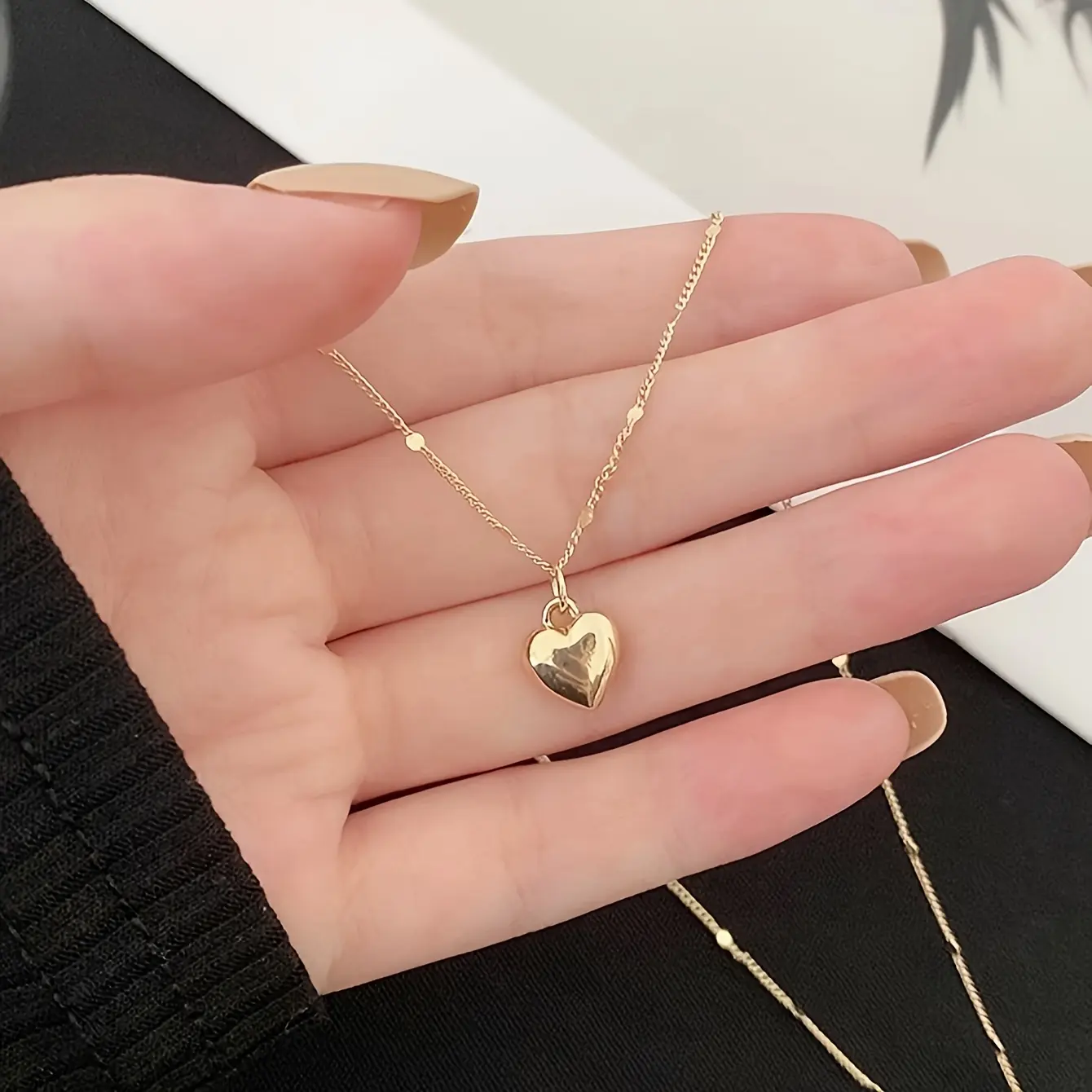 Kendra Scott Heart Pendant Necklace in Stainless Steel with Rhinestone Accents - Stylish Vintage Design for Women